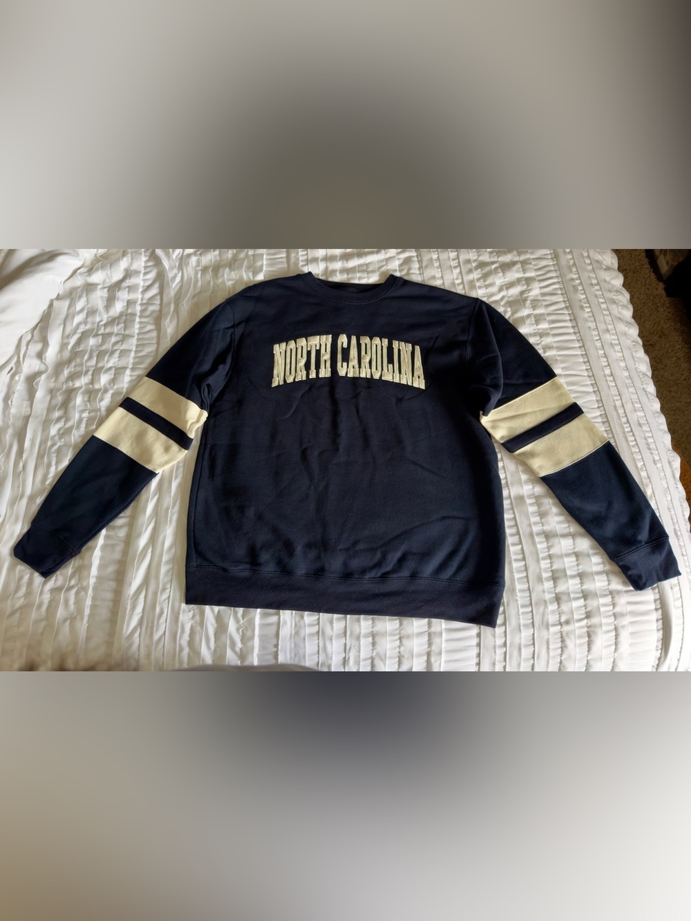 North Carolina Navy Crewneck Sweatshirt with Cream Stripes size XL